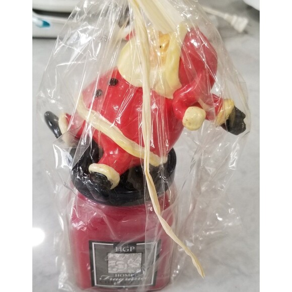 HGP Candle with santa figure who sits on cover apples & brown sugar scent nos - Picture 2 of 9